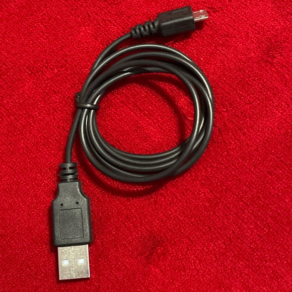 NEW LH-101 Black Car FM Transmitter with Charging Cable - Picture 7 of 11